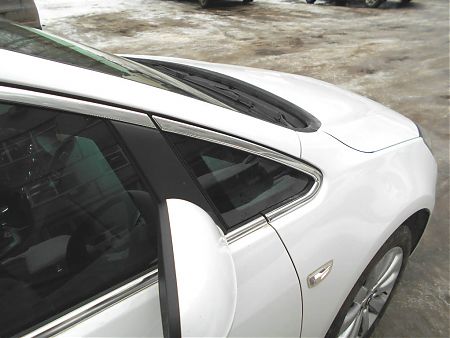 Стойка лобового стекла Opel Astra после частичной замены и покраски